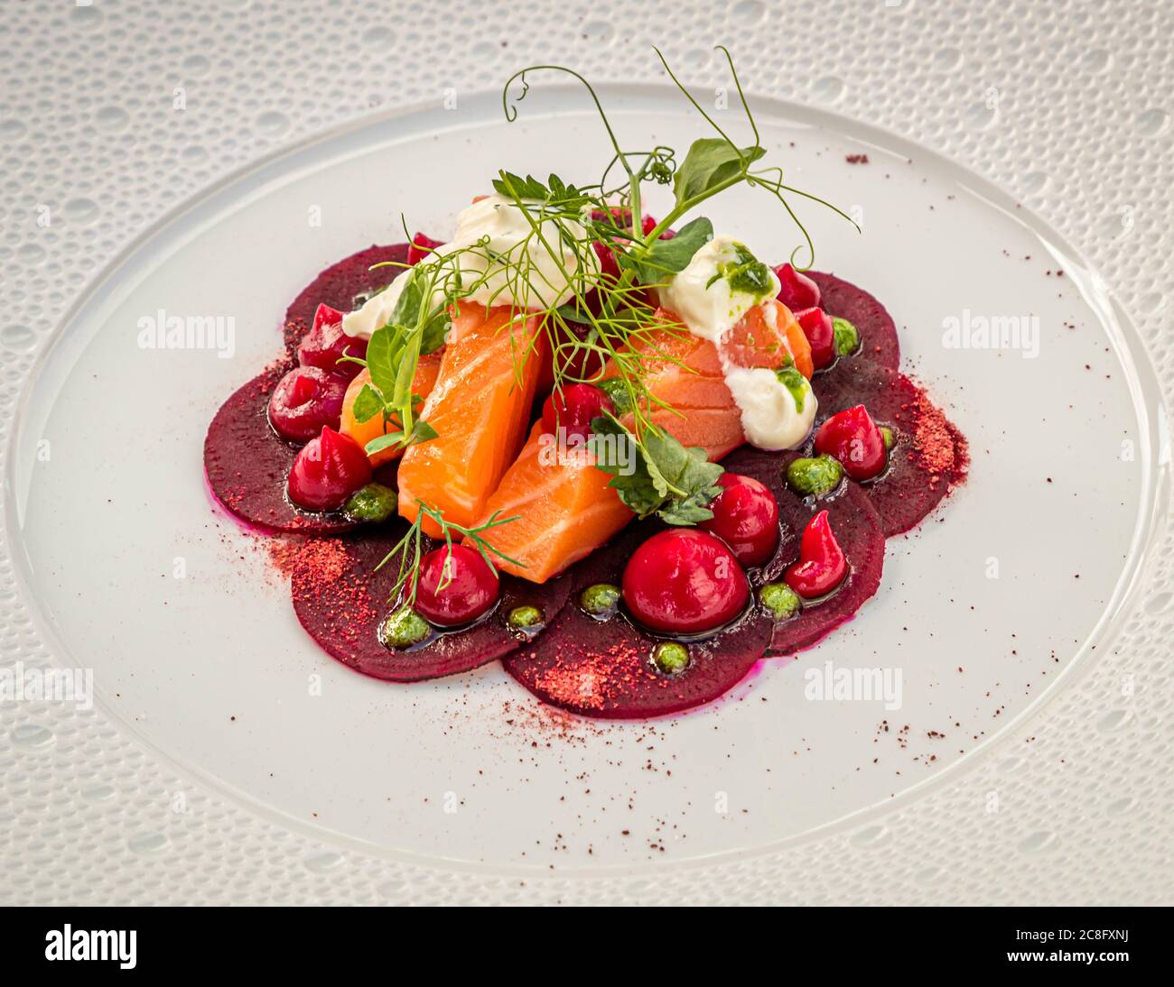 Plat gastronomique par Hotel Krone Chef de cuisine Peter Prüfer à Weil am Rhein, Allemagne Banque D'Images