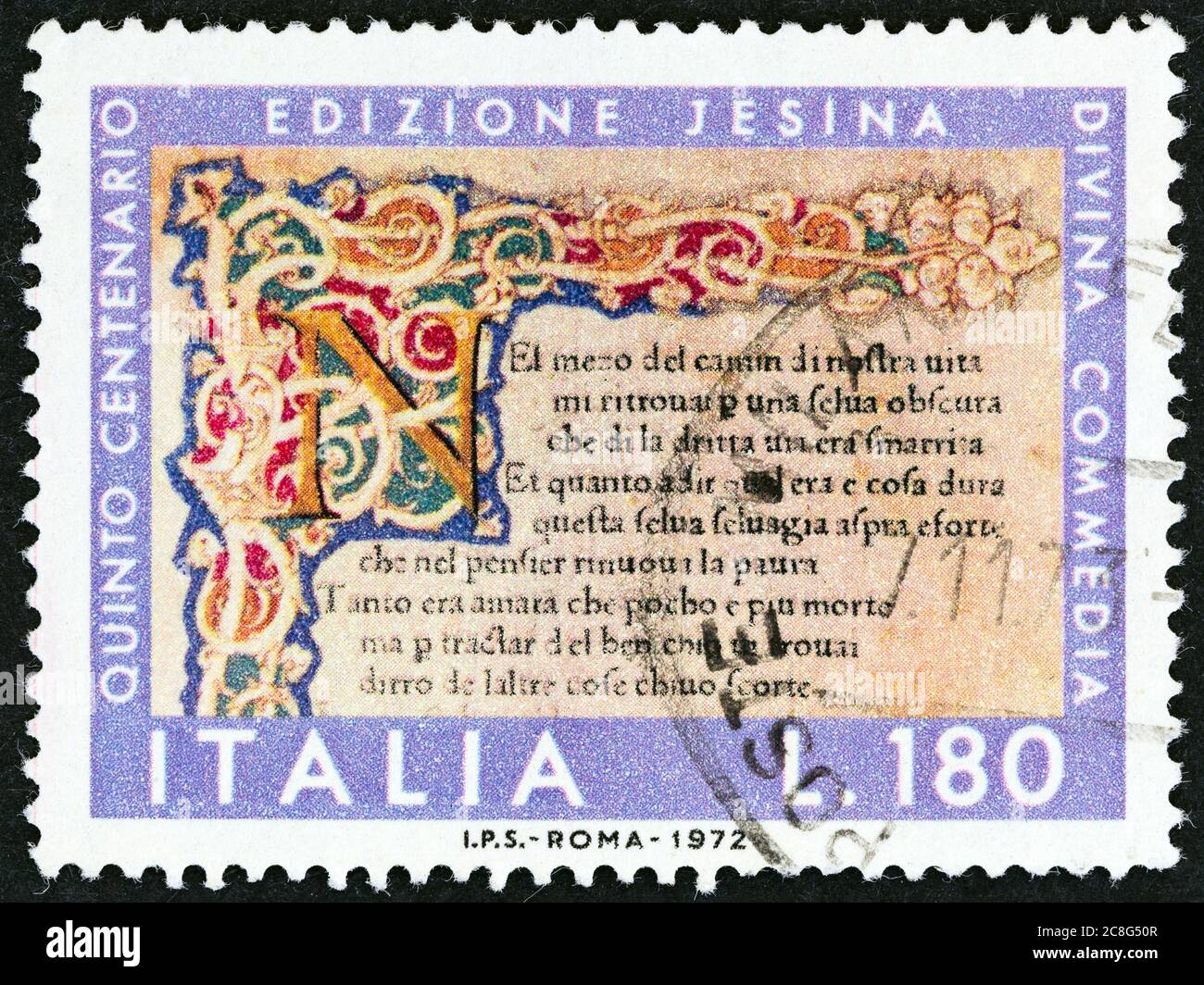 ITALIE - VERS 1972: Un timbre imprimé en Italie à partir du 500e anniversaire de la Divine Comedy de Dante montre l'édition initiale et première verset de Jesino. Banque D'Images