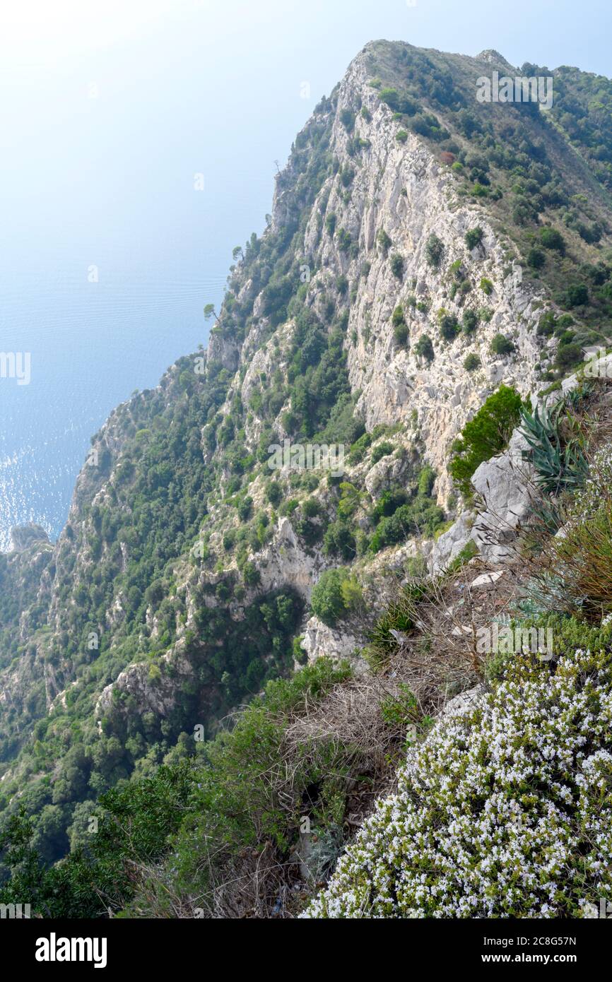 Vue du mont Solano sur Capri, en Italie, vers le golfe de Naples Banque D'Images