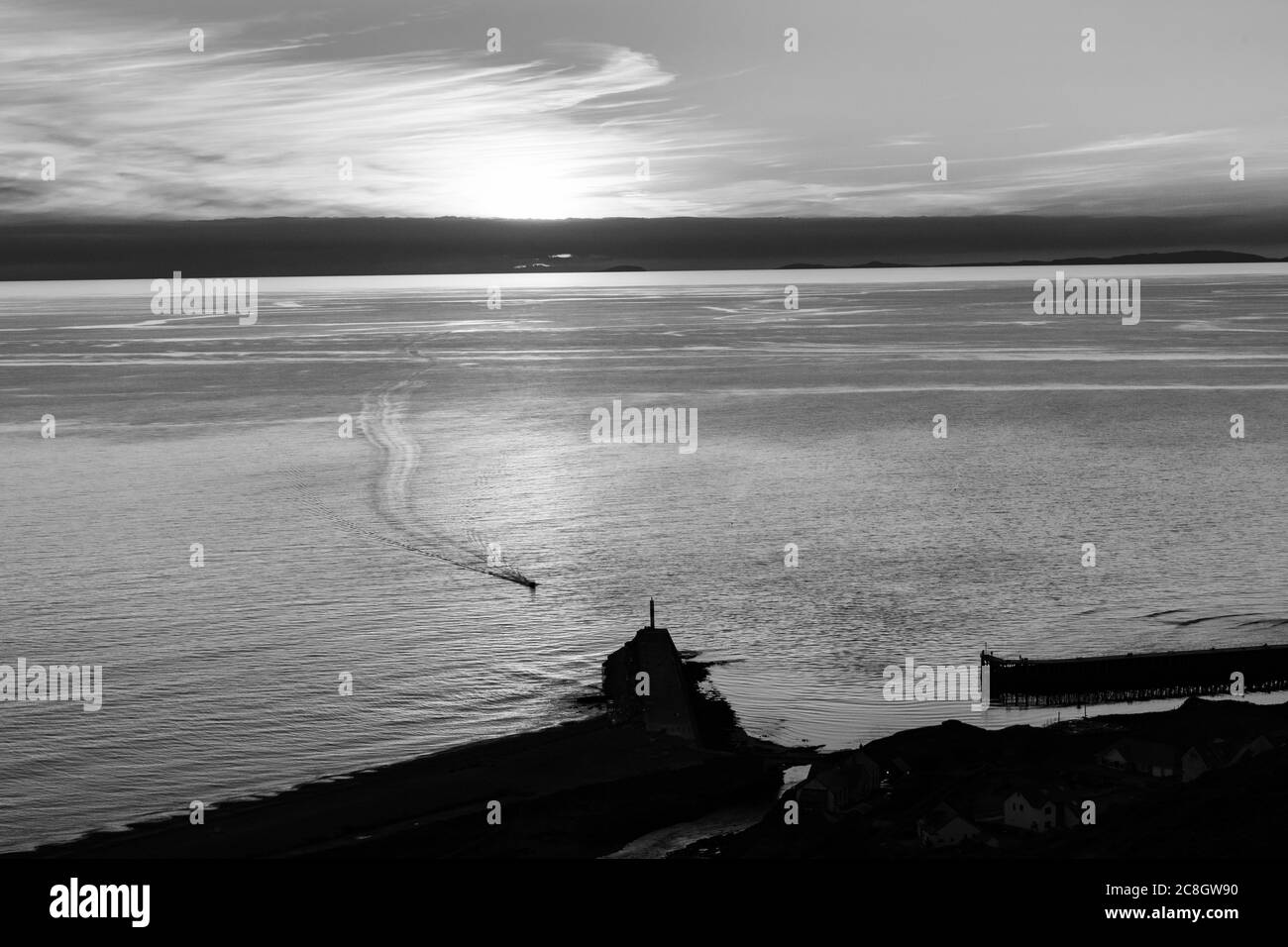 Aberystwyth coucher de soleil vue vers le nord en été avec une vue de Llyn Peninsular au loin. Banque D'Images
