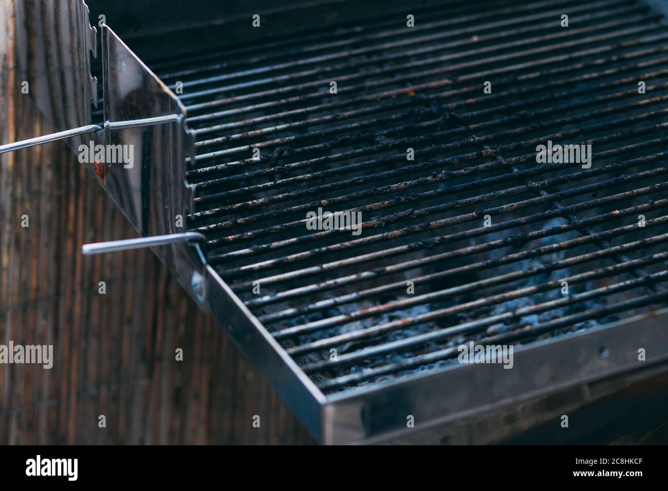 A Quoi Sert La Grille Au Fond Du Barbecue Grille De Barbecue 5 Grilles de cuisson en fonte Banque de photographies et d’images à haute