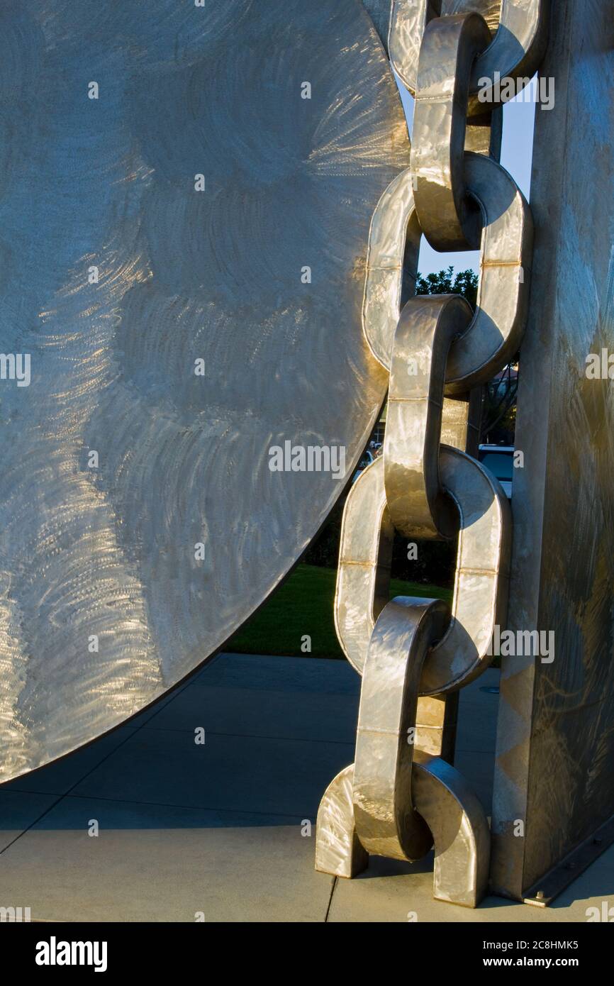 Sculpture de Melvin Edwards sur Martin Luther King Jr Promenade, San Diego, Californie, États-Unis Banque D'Images