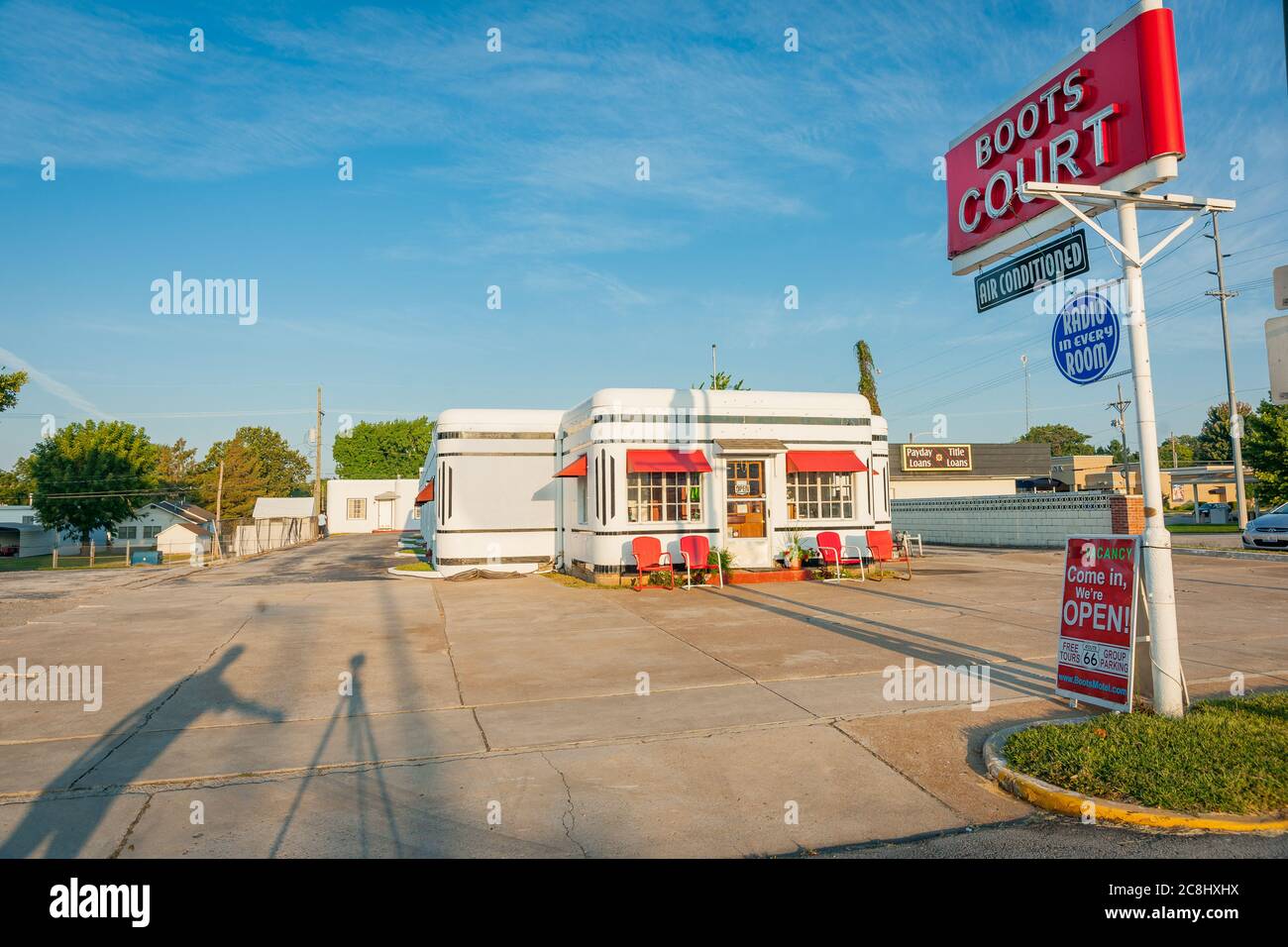 Carthage, États-Unis, septembre 7 2015 ; Boots court Motel, fidèlement restauré style déco historique US route 66 Motor Hotel à Carthage, Missouri, a ouvert ses portes Banque D'Images
