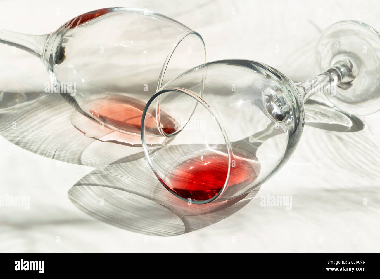 Verres à vin abstraits, verres d'art Banque D'Images