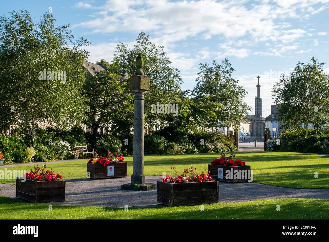 Jardins du centre-ville de Wigtown, main Street, Wigtown, Dumfries & Galloway, Écosse. Banque D'Images