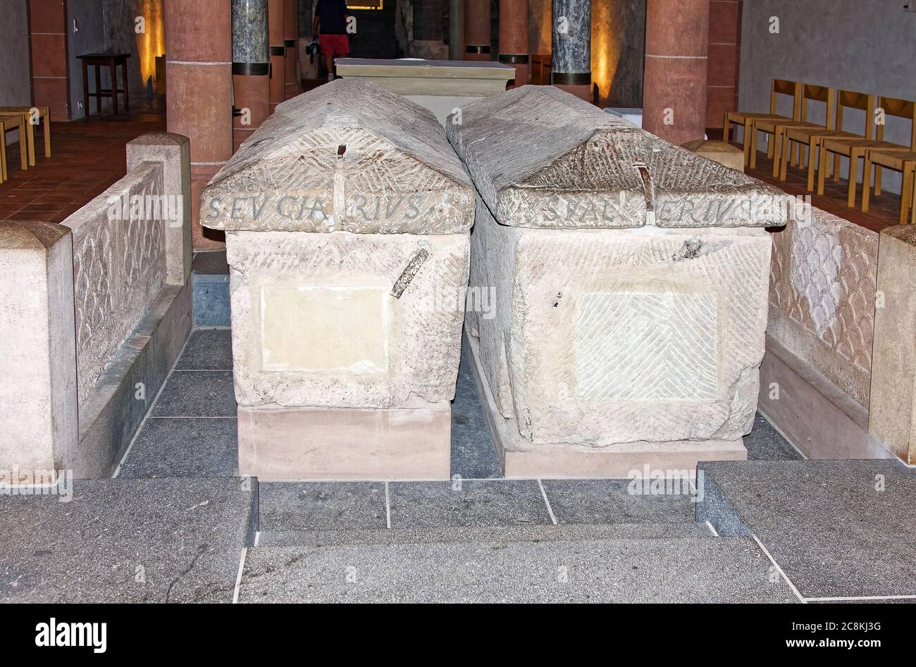 2 vieux sarcophages; saints Eucharius et Valerius, crypte; Abbaye Saint-Matthias; Église catholique, objets religieux, Europe, Trèves; Allemagne Banque D'Images