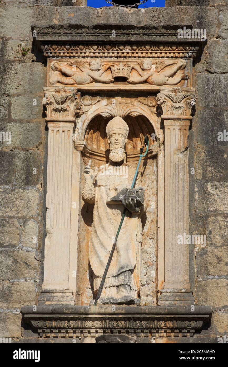 Statue de Saint Blaise, patron de Dubrovnik, au sommet de la porte gothique en pile du XVe siècle (site classé au patrimoine mondial de l'UNESCO) de Dubrovnik, Croatie Banque D'Images