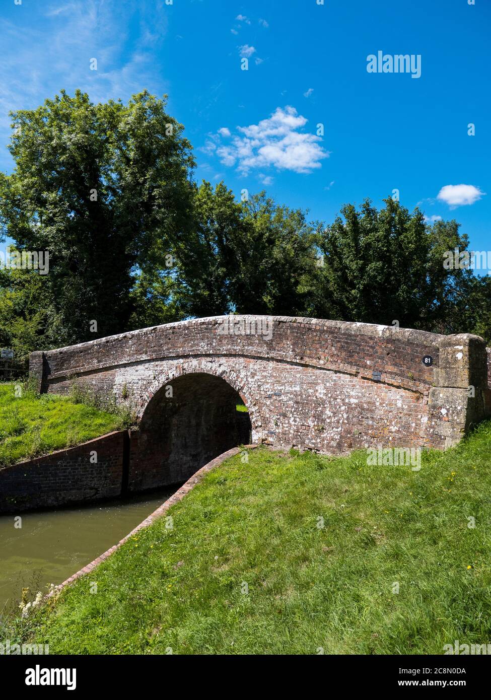 Wire Lock Bridge, Kennett et Avon Canal, Kintbury, Berkshire, Angleterre, Royaume-Uni, GB. Banque D'Images