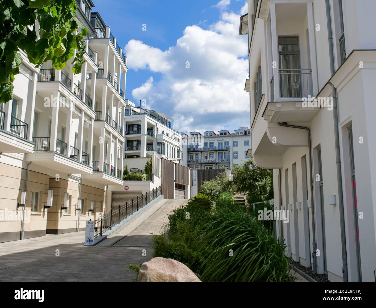 Typische Häuser und Fassaden im Ostseebad Sellin auf der Insel Rügen an der Ostsee, Architektur Villa und Straßenansicht Wilhelmstraße Selin Banque D'Images