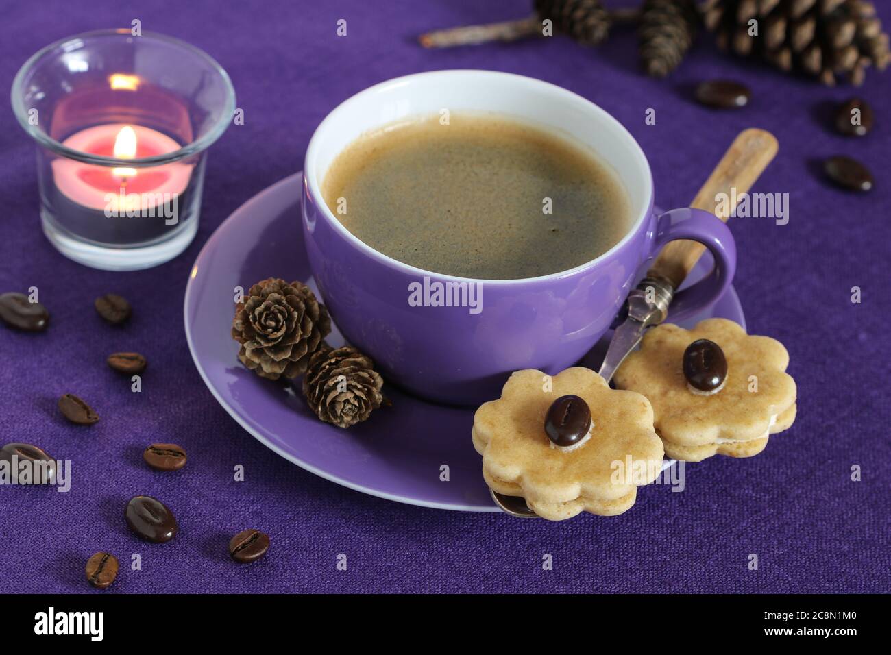 pain de noël biscuits et une tasse de café Banque D'Images