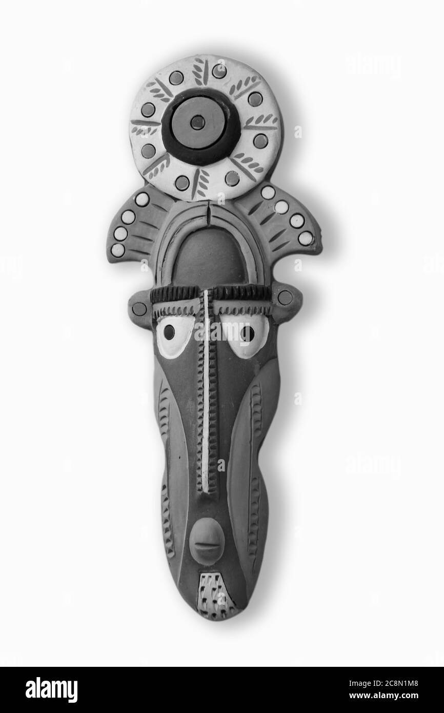 Artisanat bangladais visage humain fait pour l'argile. Couleur naturelle, arrière-plan isolé et blanc, Banque D'Images