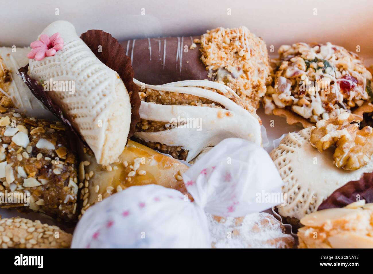 Petits Gateaux Arabes Vue Laterale Faits D Amande Et De Miel Photo Stock Alamy