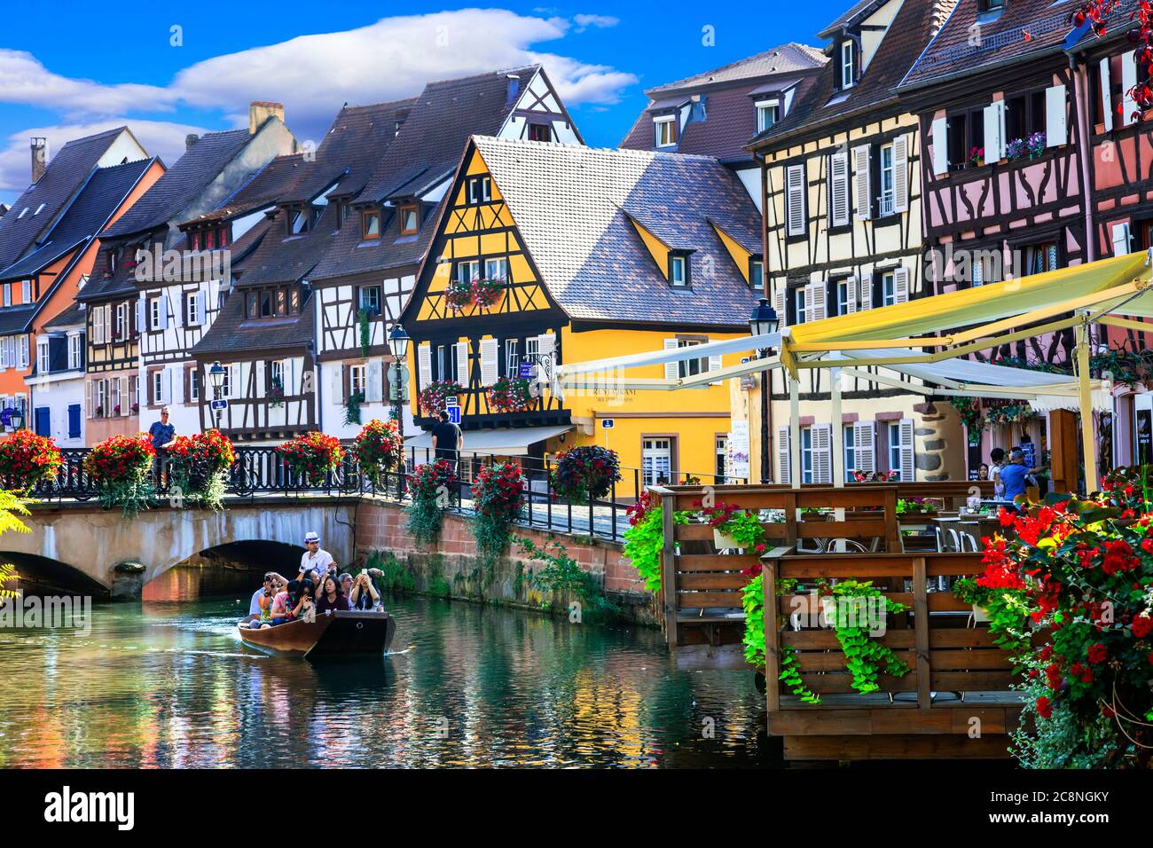 Voyage en France. Les plus belles et colorées villes. Colmar en Alsace. Bateau touristique. Septembre 2016 Banque D'Images