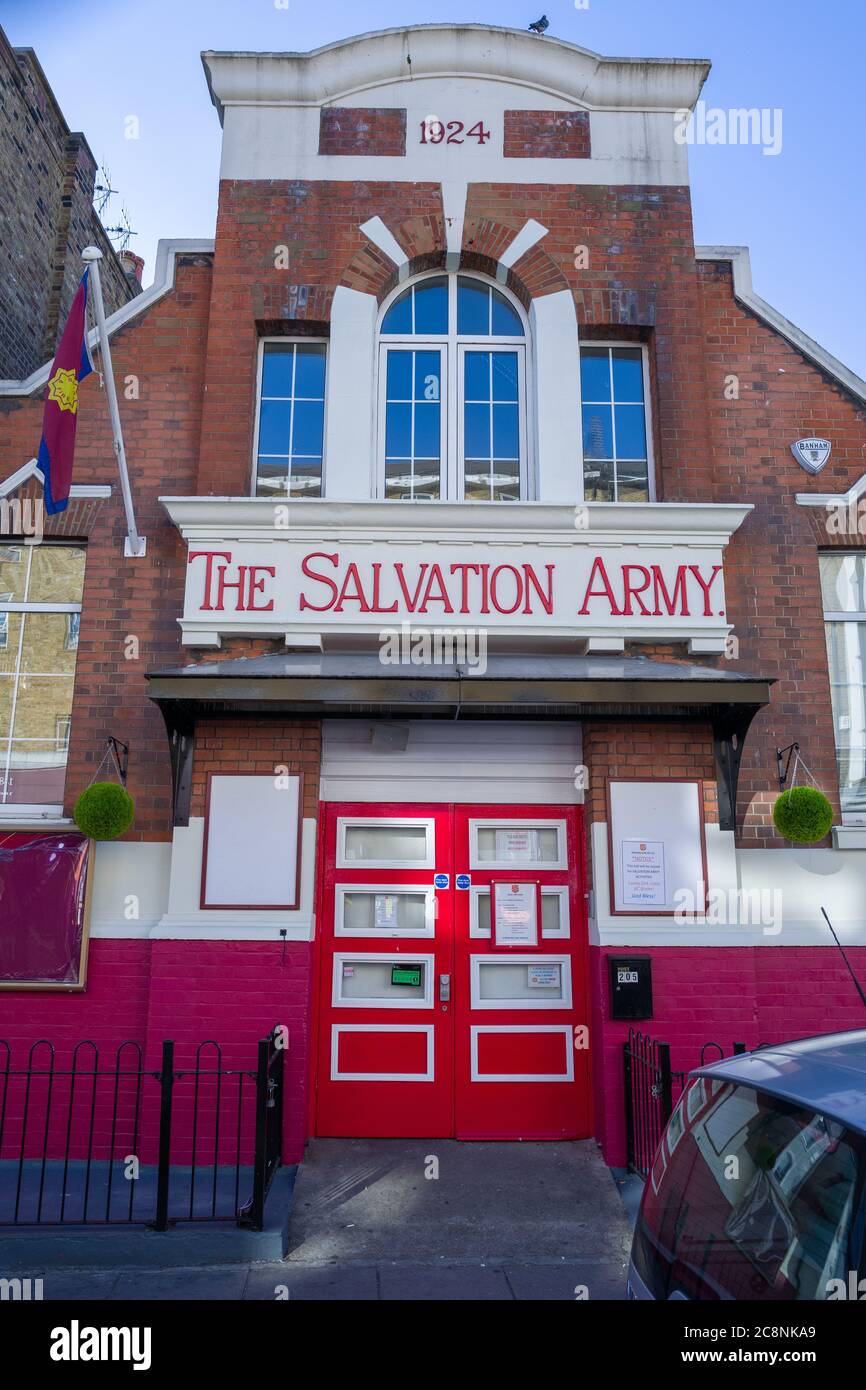 La façade saisissante de l'Armée du Salut (construite en 1924) à Portobello Road, Notting Hill, Londres, Royaume-Uni Banque D'Images