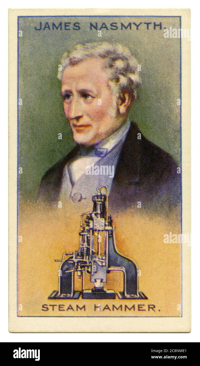 Une vieille carte à cigarettes (c. 1929) avec un portrait de James Hall Nasmyth (ou Naesmyth, Nasmith, ou Nesmyth 1808–1890) et une illustration de son marteau à vapeur. Nasmyth était un ingénieur, philosophe, artiste et inventeur écossais célèbre pour son développement du marteau à vapeur. Jusqu'à ce moment-là, les grands forgeage, comme les ancres des navires, devaient être faits par le en morceaux avec de petites pièces forgées séparément puis soudées ensemble. Nasmyth a ensuite appliqué le principe de son marteau à vapeur à une machine à pieu. Banque D'Images