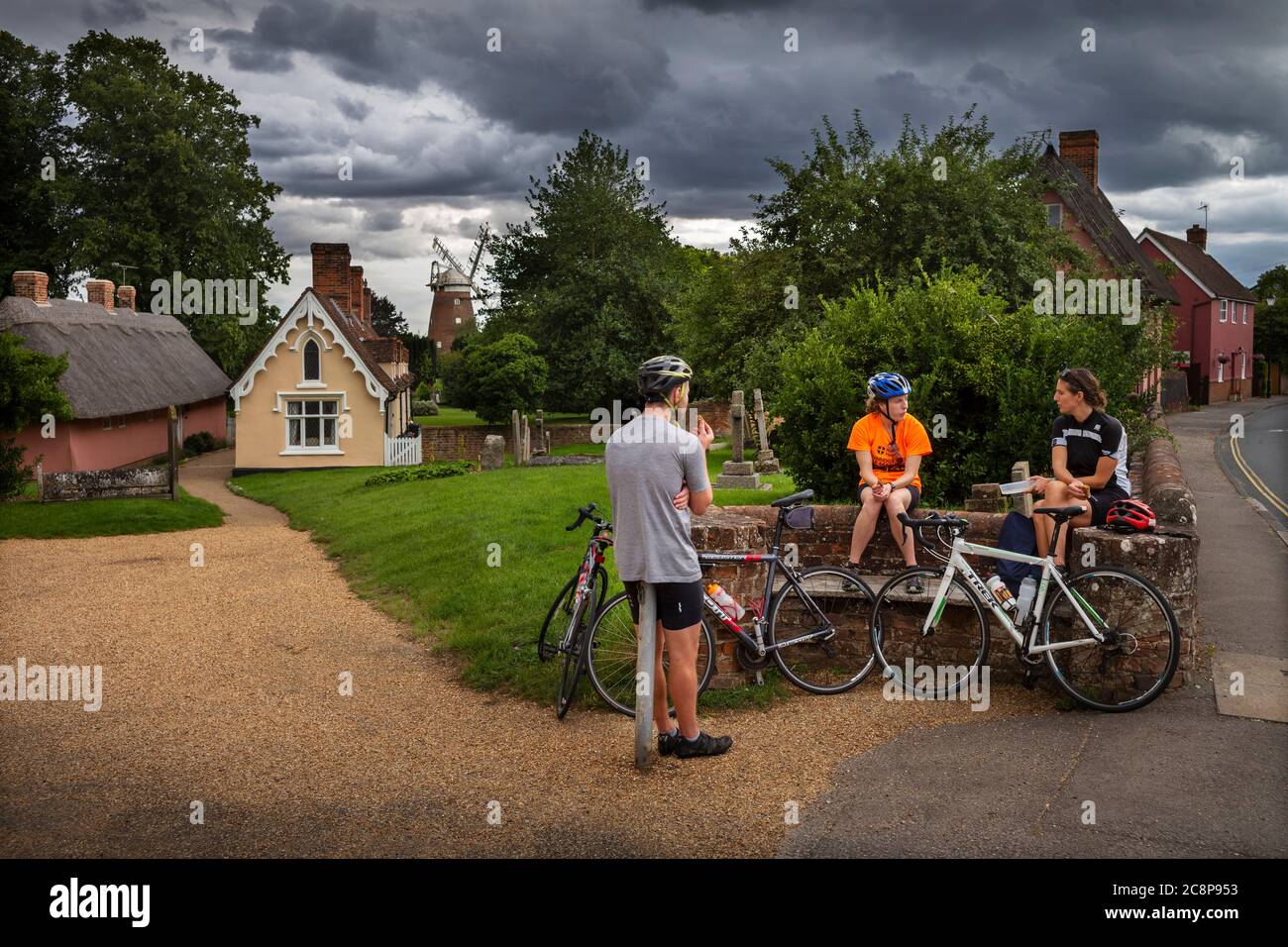 Thaxted Almshres et John Webbs Windmill, Thaxted Essex England UK.July 2020 Banque D'Images