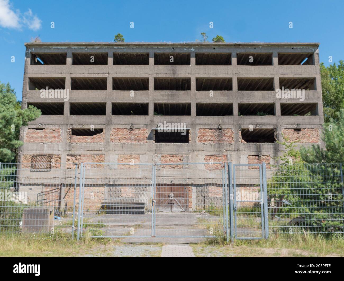 KDF Ruinen von Plora Binz, Kraft durch Freude Seebad, Stahlskelett Stahlbeton ruines nazies à plora le colosse de plora abandonné des bâtiments Banque D'Images