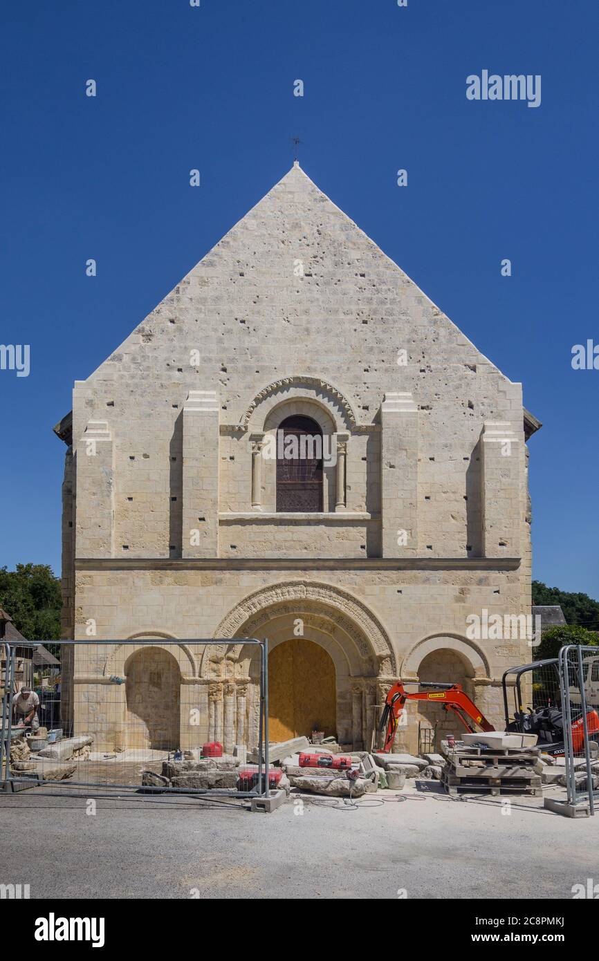Travaux de rénovation de l'église du village historique - la celle-Guenand, Indre-et-Loire, France. Banque D'Images