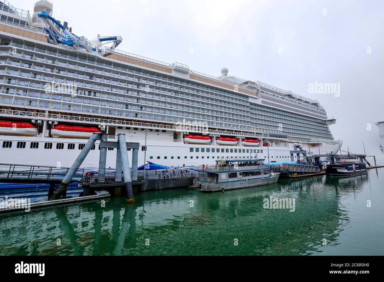 Ketchikan, Alaska - 23 juillet 2018 - le paquebot de croisière a amarré sur le port dans le centre-ville de Ketchikan en Alaska. Banque D'Images