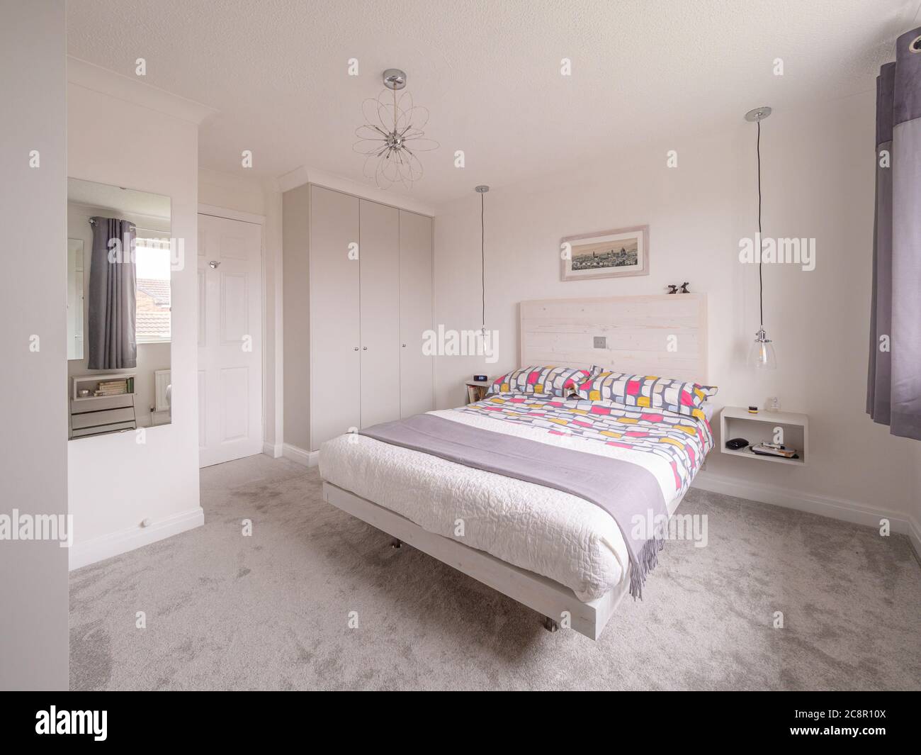 Intérieur de la chambre avec placards intégrés Banque D'Images