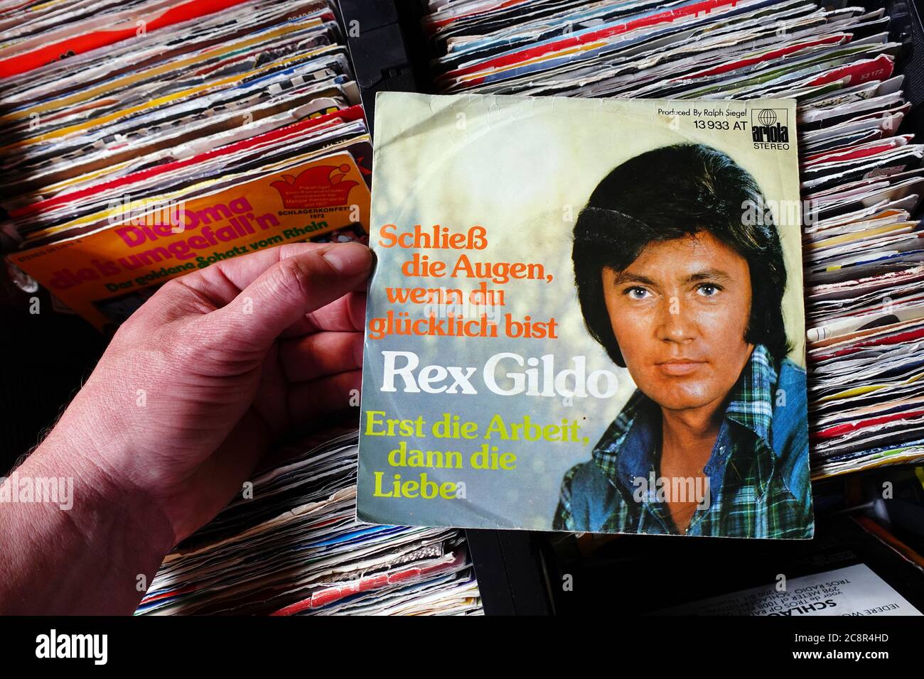 Single: Rex Gildo - Schliess die Augen, wenn du glucklich bist Banque D'Images