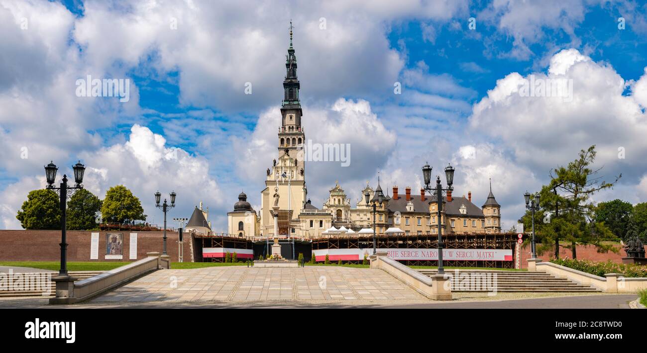 Panorama du monastère de Jasna Gora en Pologne lors d'une belle journée d'été Banque D'Images