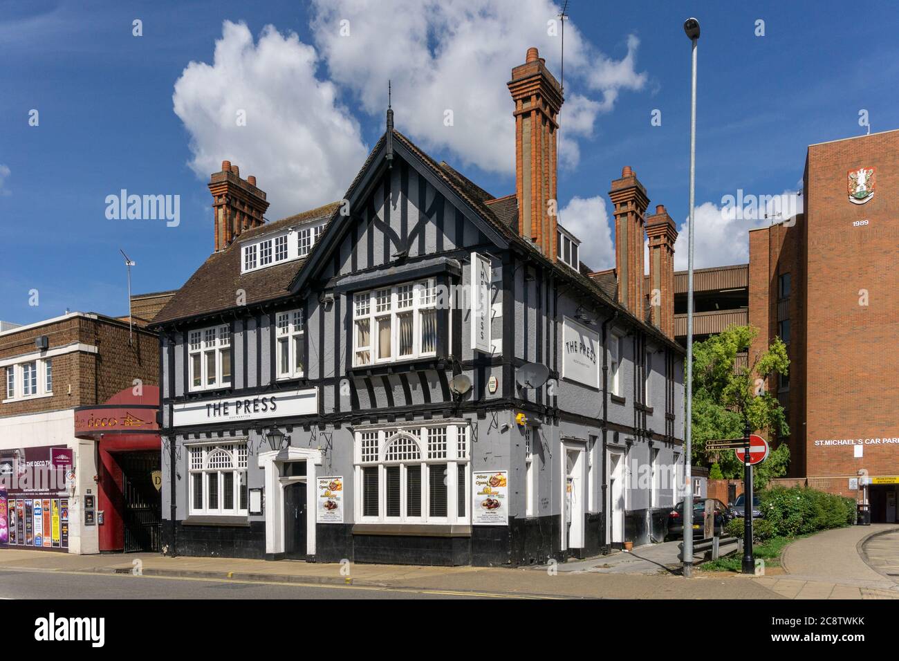 Le pub de la presse, dit être l'un des plus anciens pubs de commerce de la ville, Northampton, Royaume-Uni Banque D'Images