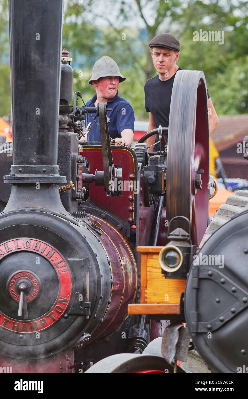 Un moteur de traction historique restauré exposé lors d'un spectacle agricole ; le Royal Bath and West Show, près de Shepton Mallet, Somerset, Grande-Bretagne. Banque D'Images