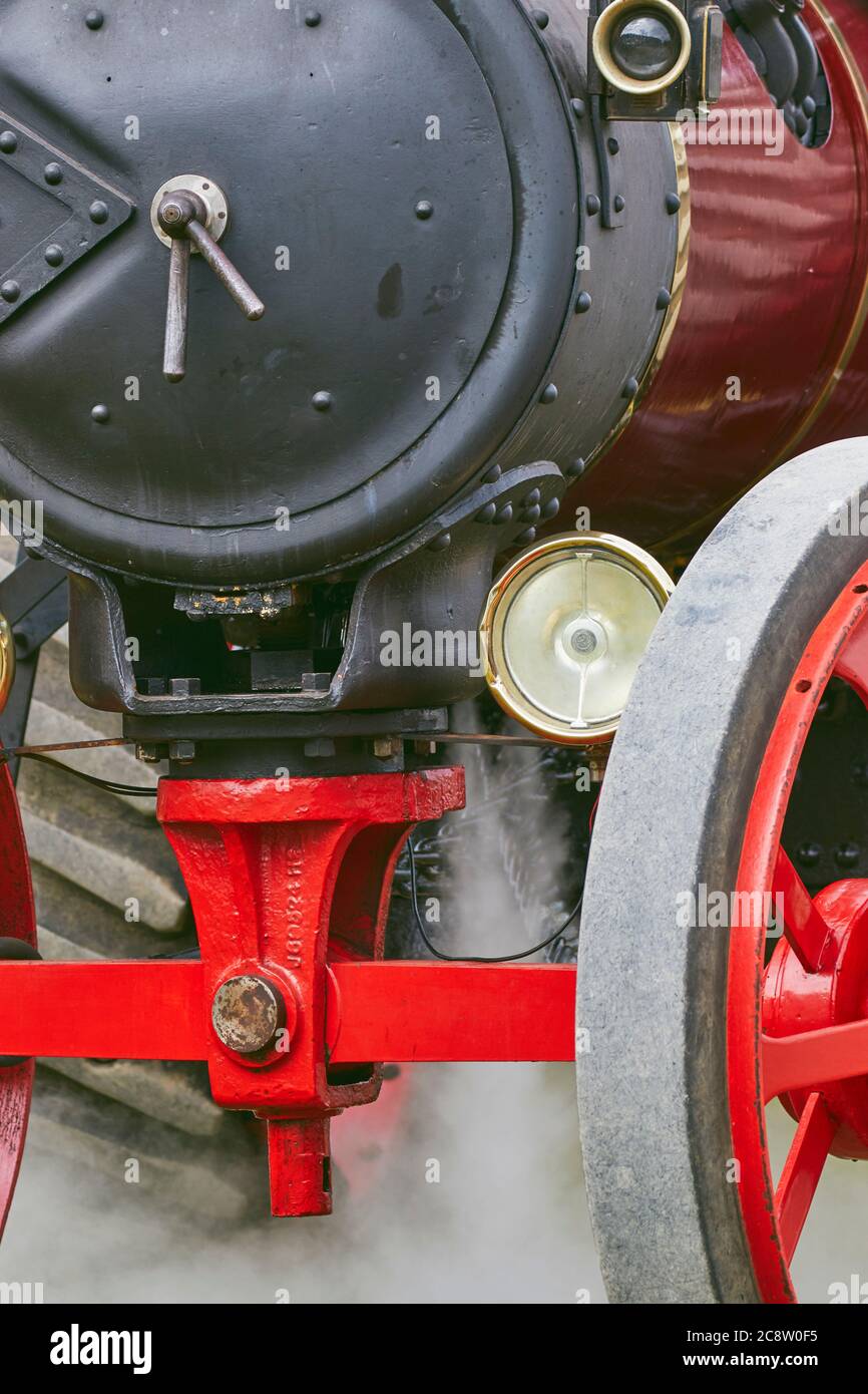 Un moteur de traction historique restauré exposé lors d'un spectacle agricole ; le Royal Bath and West Show, près de Shepton Mallet, Somerset, Grande-Bretagne. Banque D'Images