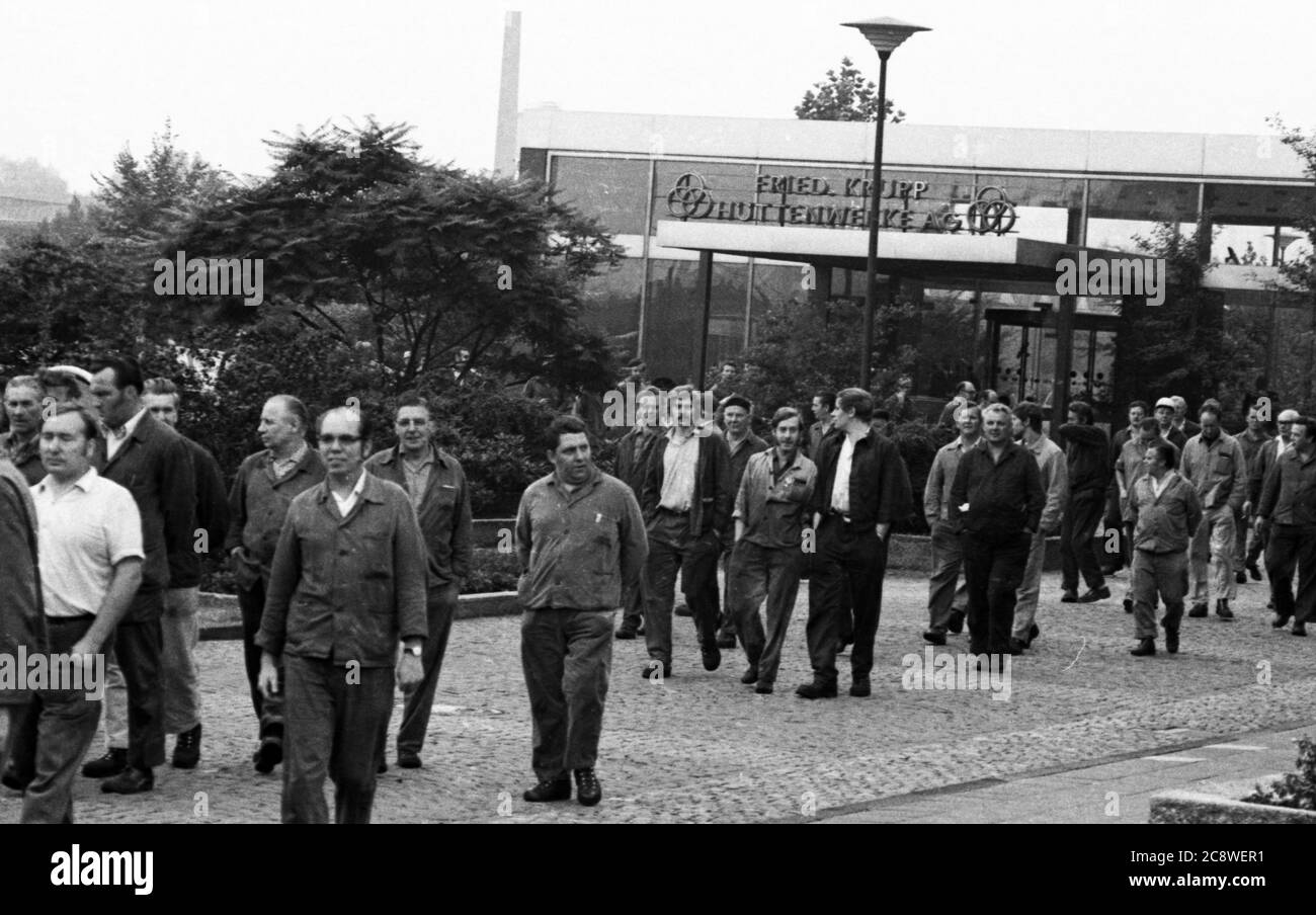 Avec une grève spontanée le 15.8.1972 à Friedrich Krupp Huettenwerke à Bochum, les travailleurs et les employés ont résisté à une dévaluation de leurs salaires et salaires. | utilisation dans le monde entier Banque D'Images