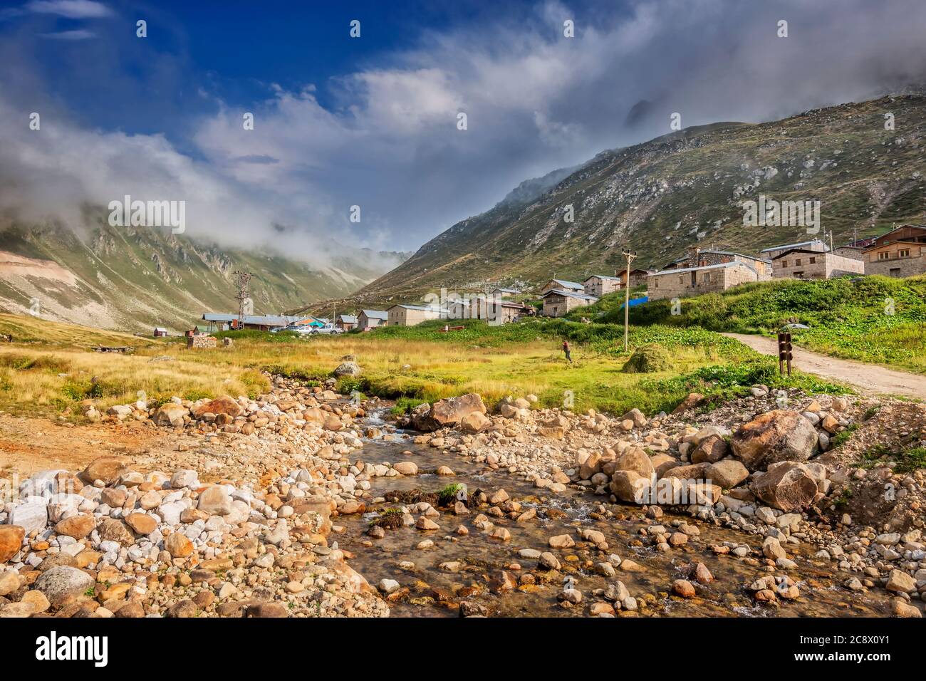 Maison En Pierre Et Bois Avec Une Merveilleuse Nature De La Region De La Mer Noire De Turquie Photo Stock Alamy