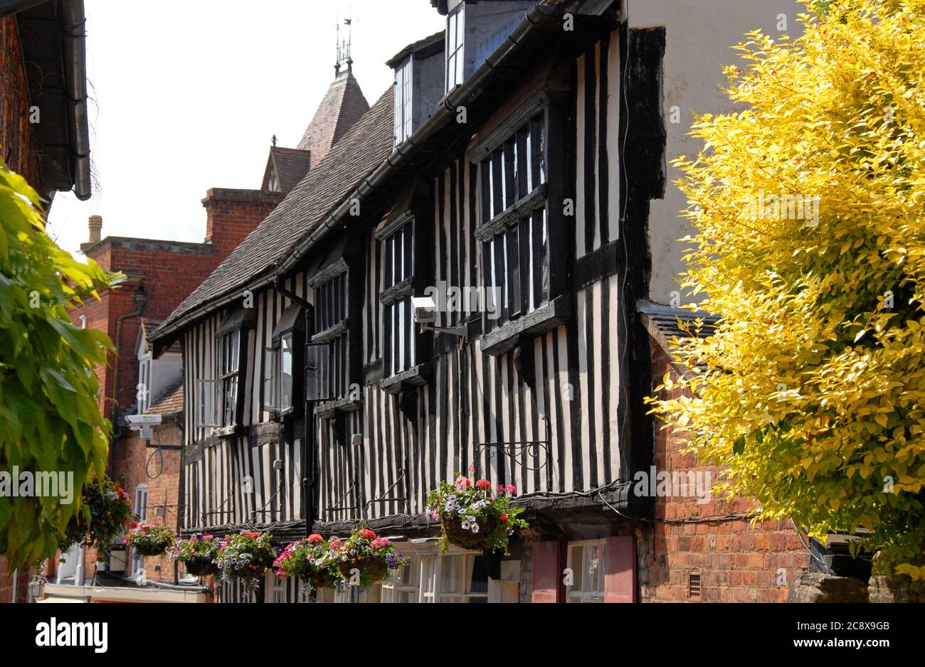 Partie supérieure d'un beau bâtiment à colombages aux halh, Ledbury, Herfordshire, Angleterre Banque D'Images