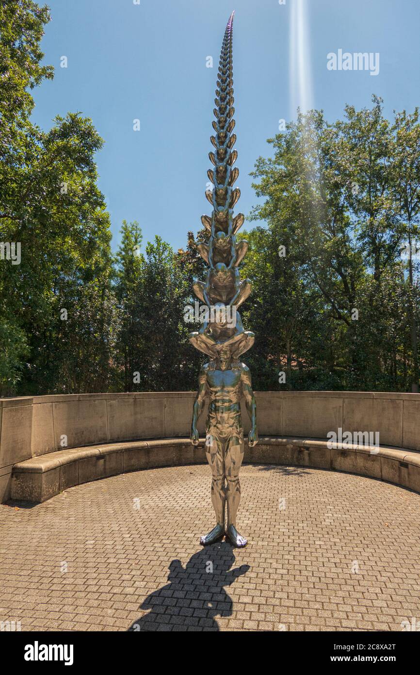 Karma (2011) par l'artiste coréen DO-Ho Suh. En acier inoxydable brossé Banque D'Images