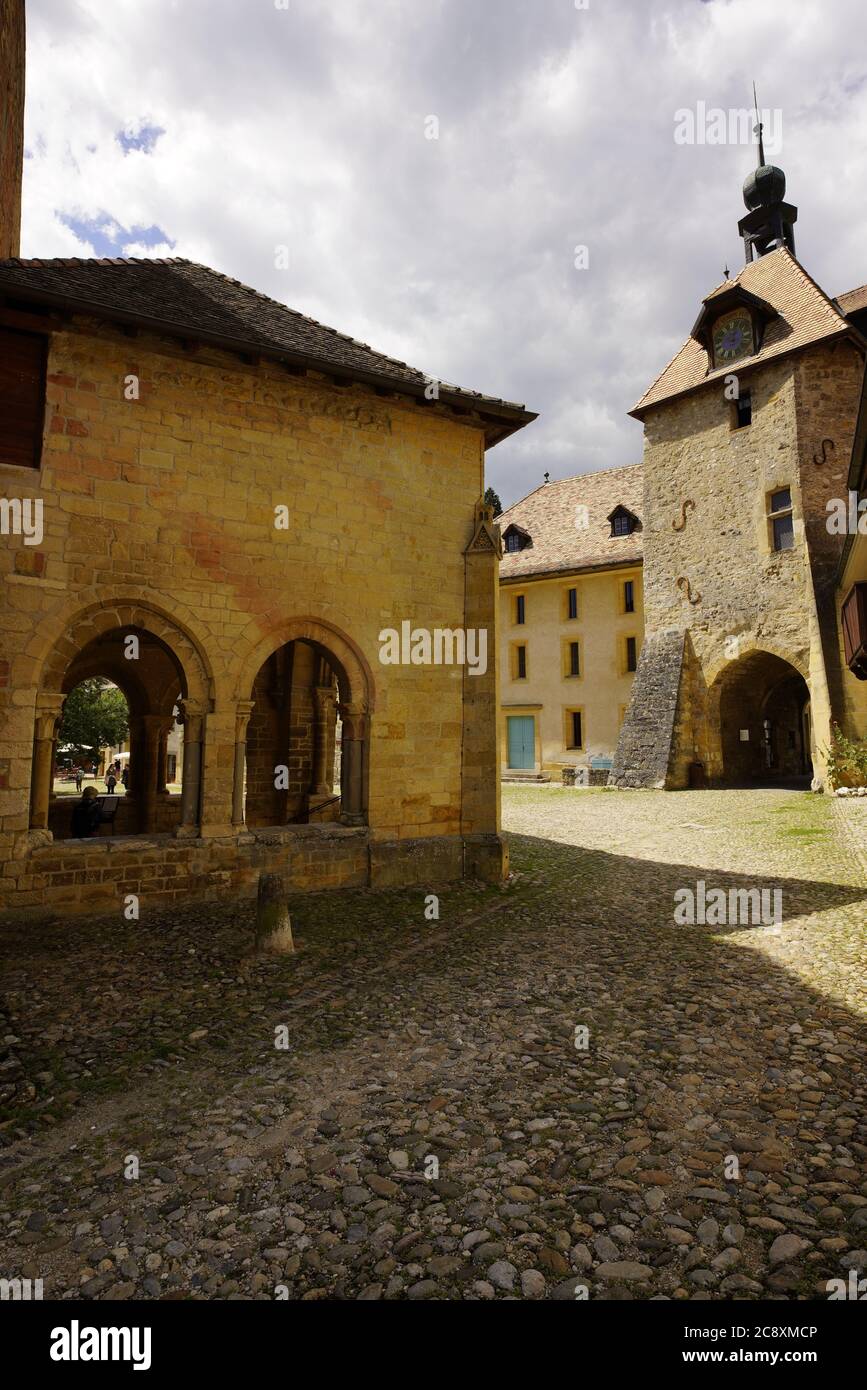 église romane de saint pierre Banque de photographies et d’images à