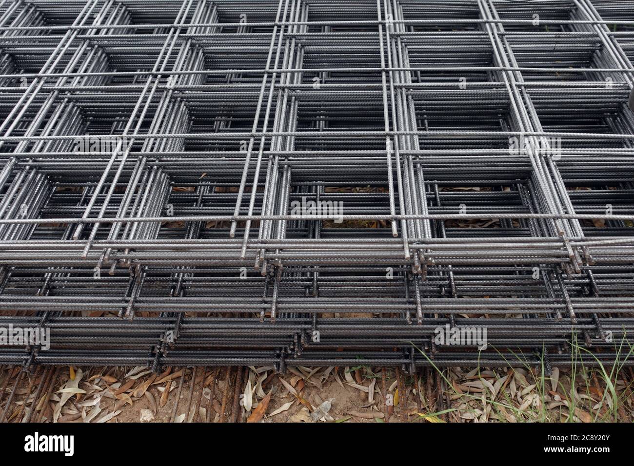 Treillis métallique de renforcement en béton utilisé dans la construction.  Arrière-plan industriel Photo Stock - Alamy