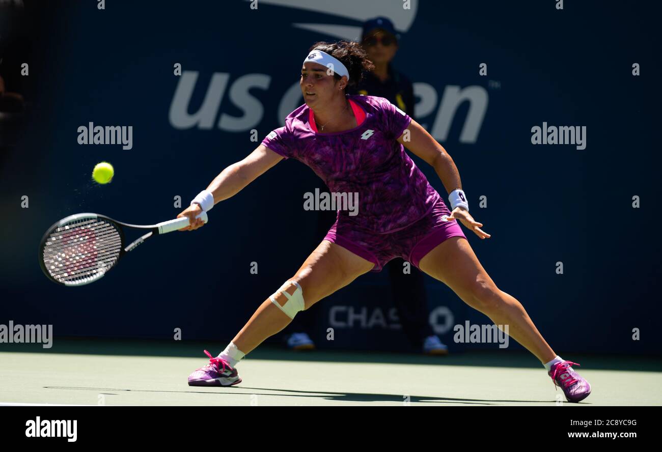On Jabeur de Tunisie en action lors de son troisième tour de match au tournoi de tennis américain Open Grand Chelem 2019 Banque D'Images