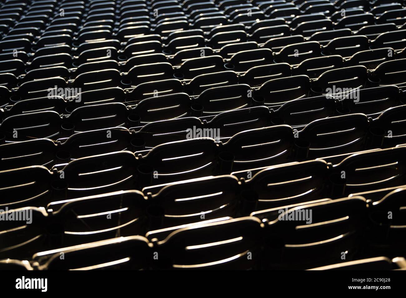 Washington, États-Unis. 27 juillet 2020. Des sièges vides sont vus au parc national alors que les ressortissants de Washington jouent les Blue Jays de Toronto dans un stade vide en raison de la pandémie COVID-19, le lundi 27 juillet 2020 à Washington, DC. Photo de Kevin Dietsch/UPI crédit: UPI/Alay Live News Banque D'Images