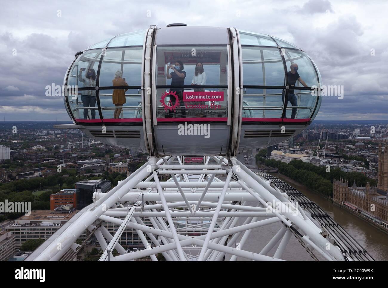 Le London Eye lastminute.com, célèbre dans le monde entier, sera de nouveau  ouvert aux visiteurs à partir du 1er août. Conformément aux directives du  gouvernement, l'attraction a mis en place des mesures