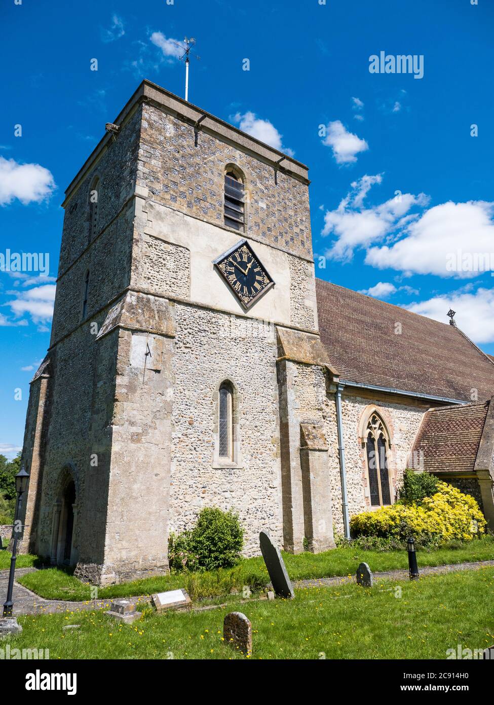 Jour d'été, église St Mary's, Kintbury, Berkshire, Angleterre, Royaume-Uni, GB. Banque D'Images