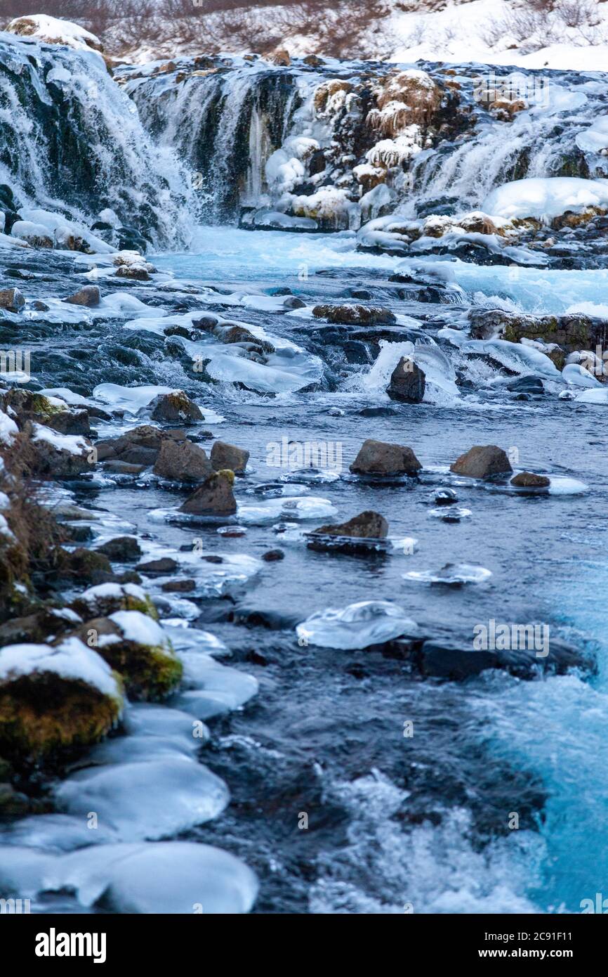 Une des plus belles chutes d'eau d'Islande, appelée Bruarfoss Banque D'Images