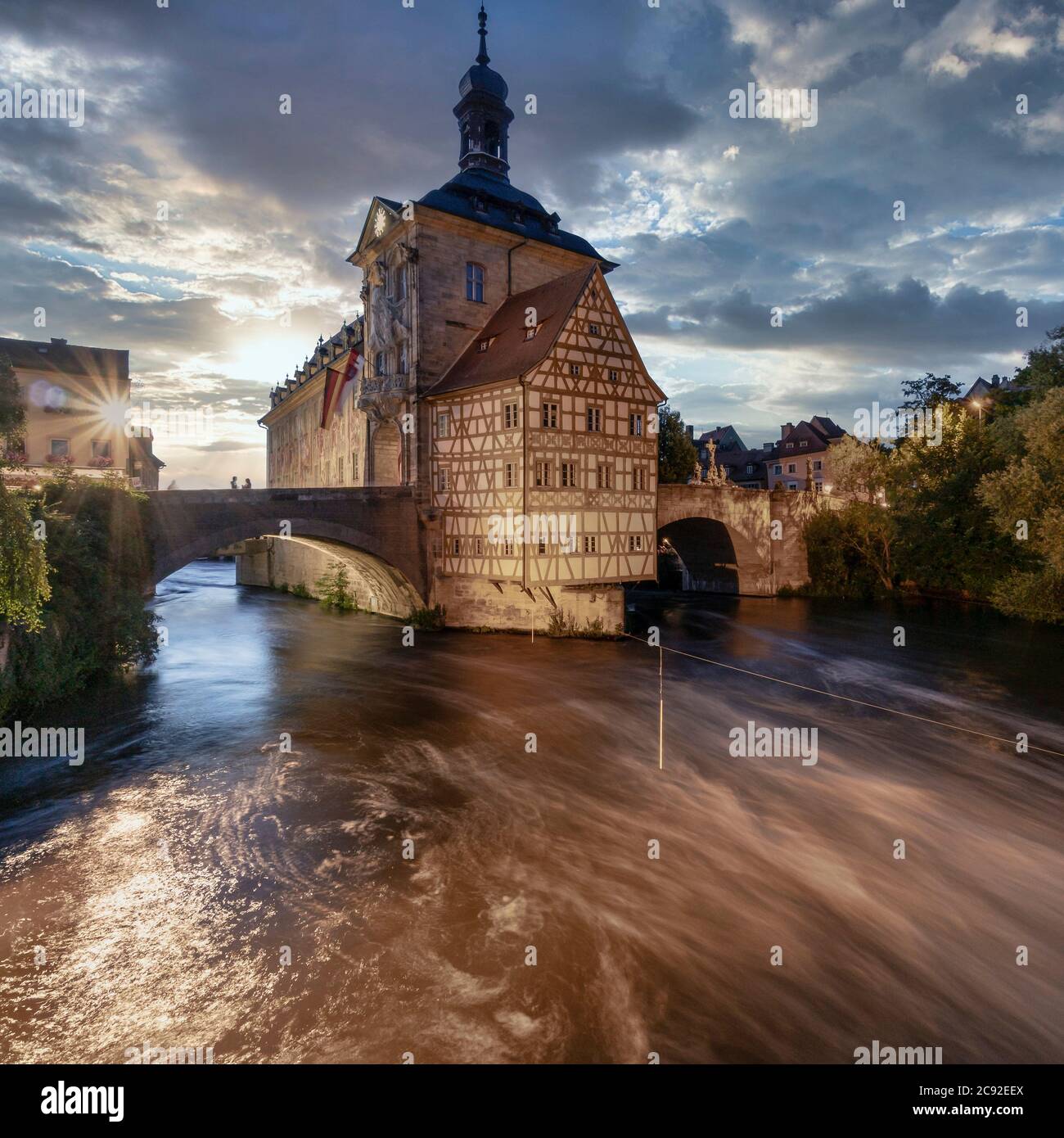 Altes Rathaus in Bamberg zur Blauen Stunde, Oberfranken, Franken, Bayern, Deutschland, Europa | ville de Bamberg au coucher du soleil. Patrimoine mondial de l'UNESCO Banque D'Images