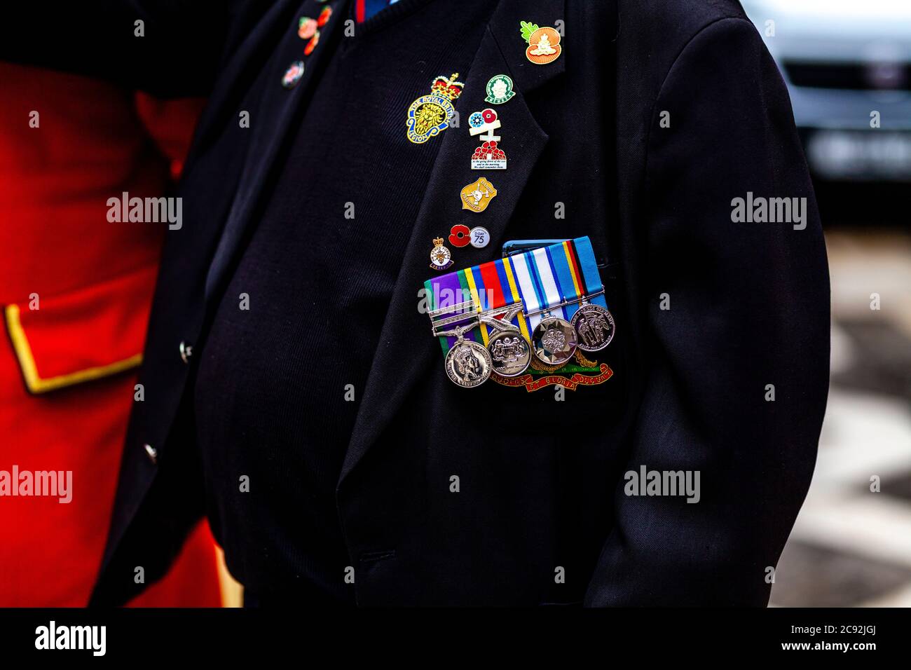 Un ancien soldat avec des médailles au PEarly Kings and Queens Annual Harvest Festival qui s'est tenu au Guildhall Yard, Londres, Angleterre. Banque D'Images