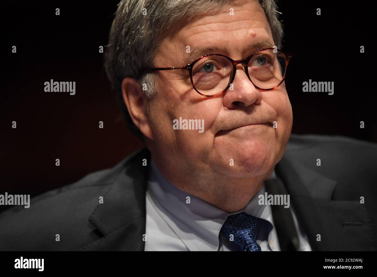 Washington, États-Unis. 28 juillet 2020. Le procureur général des États-Unis William Barr témoigne devant le Comité judiciaire de la Chambre des communes au U.S. Capitol Visitors Center à Washington, DC, le mardi 28 juillet 2020. Lors de son premier témoignage au Congrès depuis plus d'un an, Barr devrait faire face à des questions du comité concernant son déploiement d'agents fédéraux chargés de l'application de la loi en ce qui concerne les manifestations de Black Lives Matter. Crédit : UPI/Alay Live News Banque D'Images