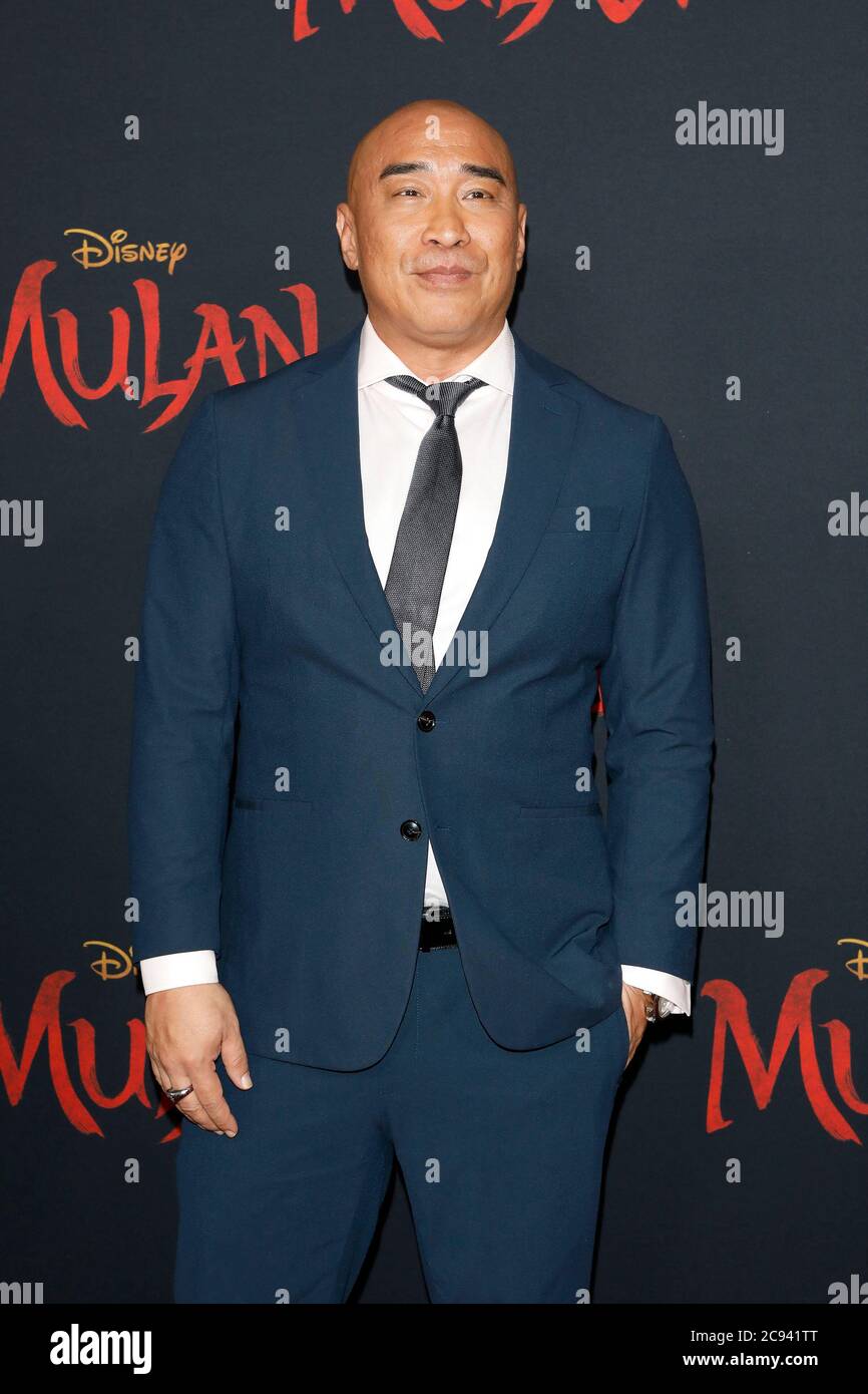 LOS ANGELES - 9 MARS : Ron Yuan à la première 'mulan' au Dolby Theatre le 9  mars 2020 à Los Angeles, CA Photo Stock - Alamy
