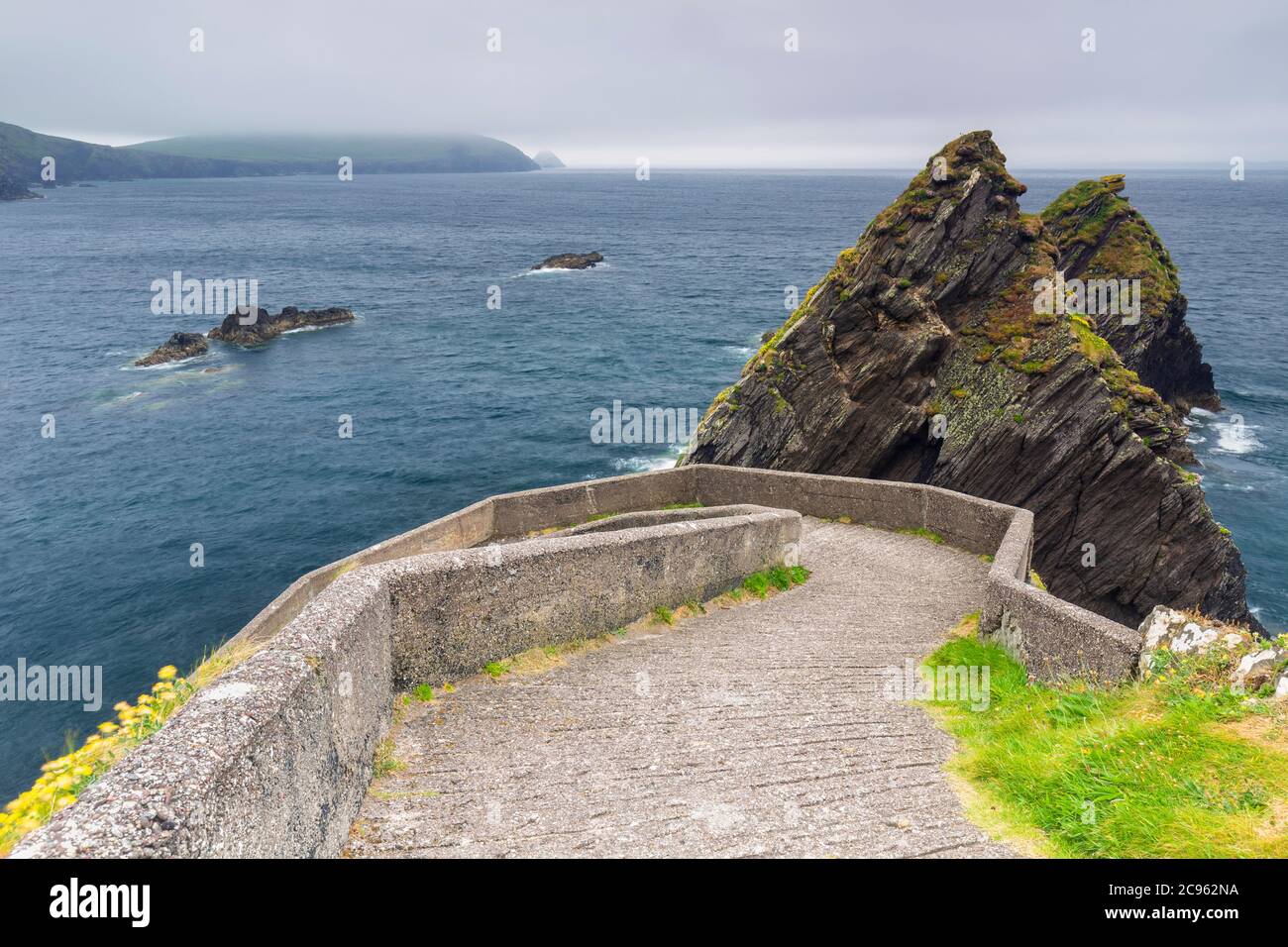 La vue imprenable sur les îles Blasket depuis la jetée de Dunquin (Dún Chaoin). Péninsule de Dingle, comté de Kerry, province de Munster, Irlande, Europe. Banque D'Images