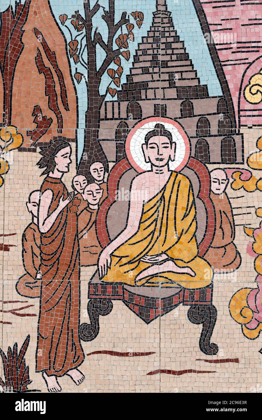 Pagode bouddhiste ONG Nui. Fresque murale. La vie du Bouddha. Bouddha avec disciples, enseignement. Quy Nhon. Vietnam. Banque D'Images Pagode bouddhiste ONG Nui. Fresque murale. La vie du Bouddha. Bouddha avec disciples, enseignement. Quy Nhon. Vietnam. Banque D'Images