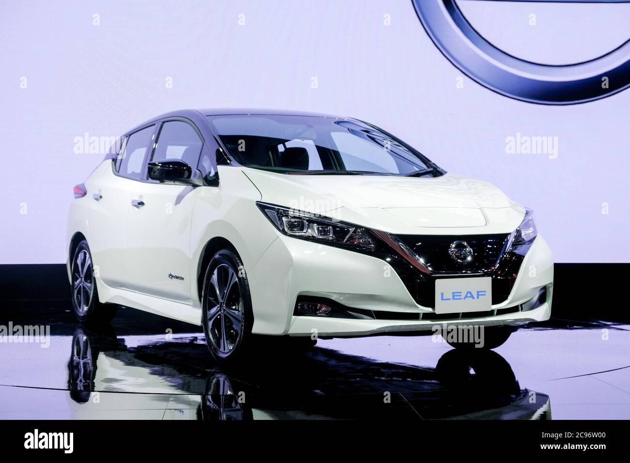 Nonthaburi-Thaïlande 28 NOV 2018: Nissan LEAF, exposition de voiture électrique à 100% d'émission nulle à l'exposition à la 35e Expo automobile internationale de Thaïlande 2018 Banque D'Images