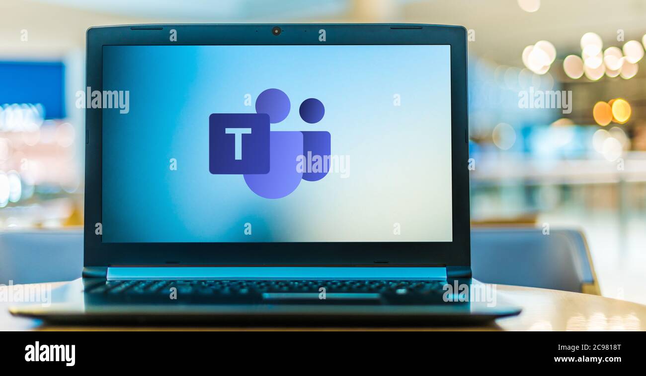 POZNAN, POL - 16 JUIN 2020 : ordinateur portable affichant le logo de Microsoft Teams, une plate-forme unifiée de communication et de collaboration Banque D'Images