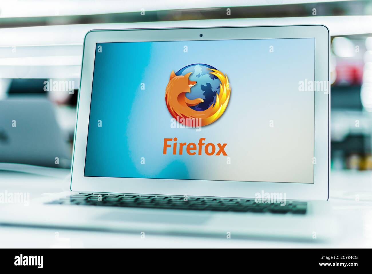 POZNAN, POL - JUN 16, 2020: Ordinateur portable affichant le logo de Firefox, un navigateur web gratuit et open-source. Banque D'Images
