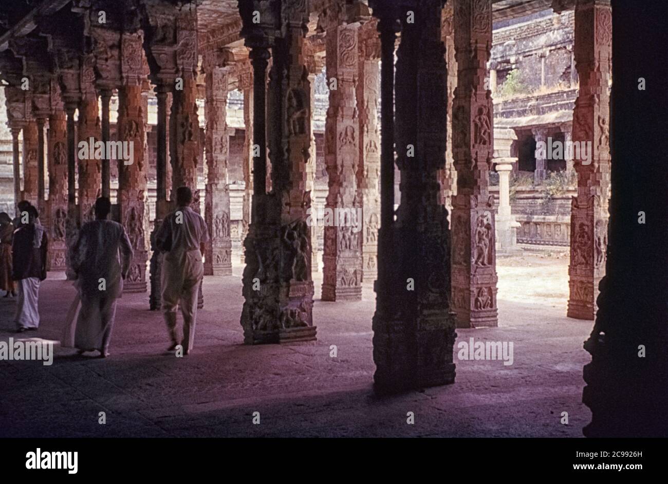 Intérieur de la salle Raja sabha ou 1,000 piliers, temple Nataraja, Chidambaram, Tamil Nadu, Inde, 1961/1962 Banque D'Images